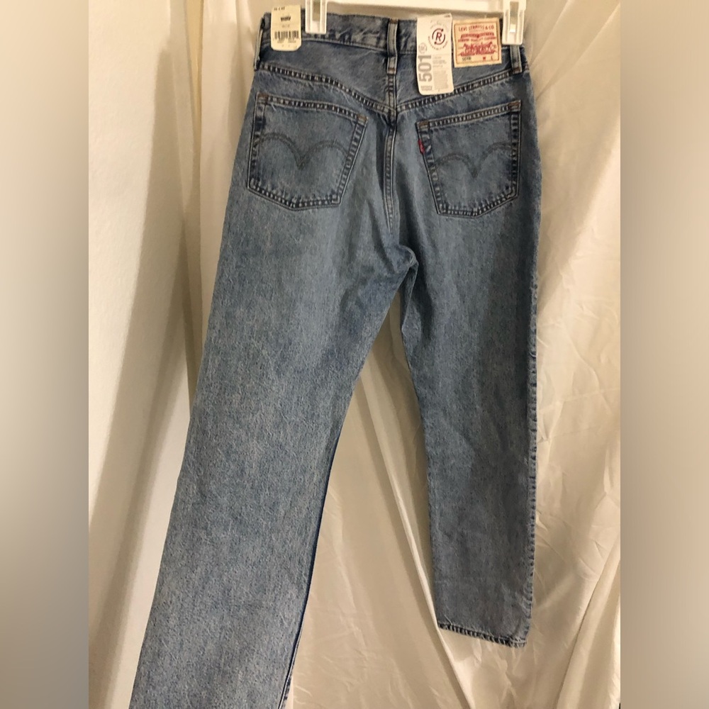 Levi's 501 Original Fit Jeans Women 28x32‎ Straight Leg Button Fly Denim jeans
